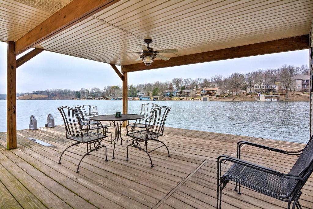 Bella Vista House | Bella Vista Home w/Kayaks & Deck on Loch Lomond!