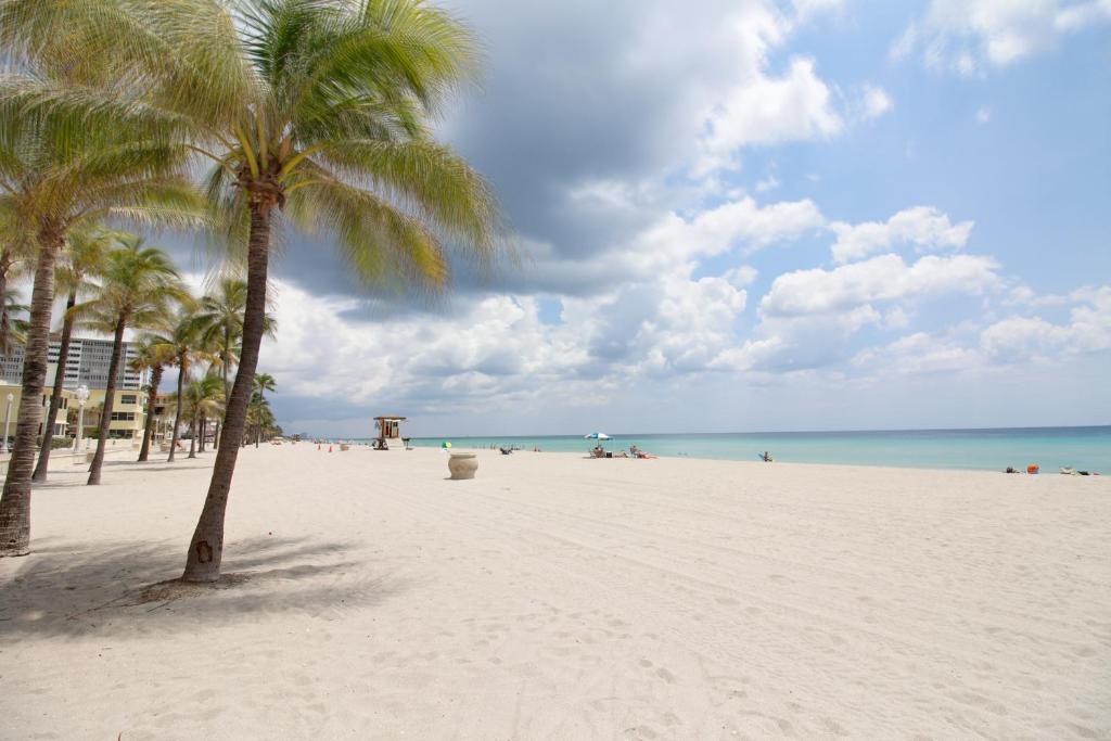 Hollywood Hotel | Bella Vista Studio