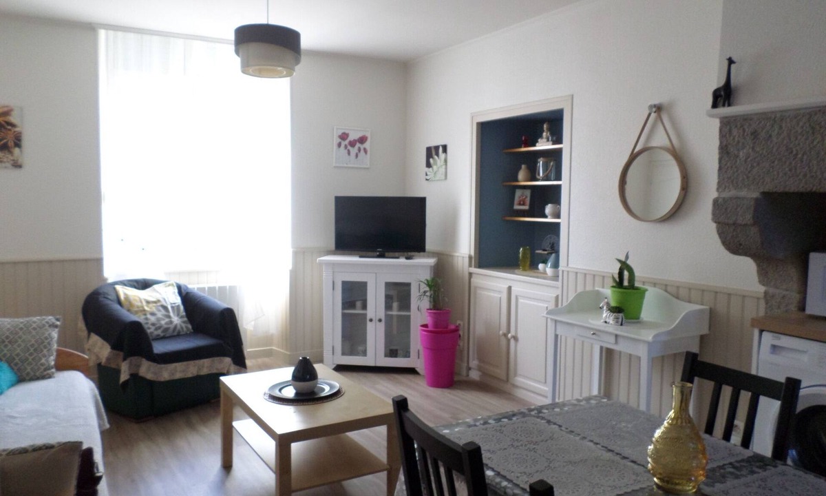 Saint-Servan Apartment | Bellalaurann shops, beach, Intra-Muros/10 minutes walk