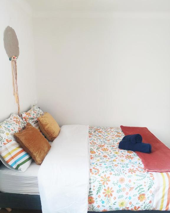 Pamiers Hostel | Belle chambre privée avec lit double dans Pamiers