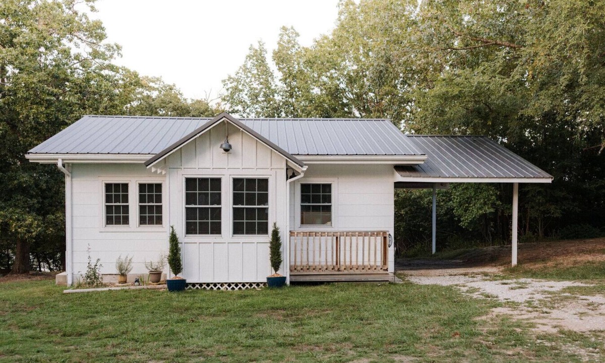 Eagle Rock House | Belle Cottage water front lake side with mountain view and walk down to water