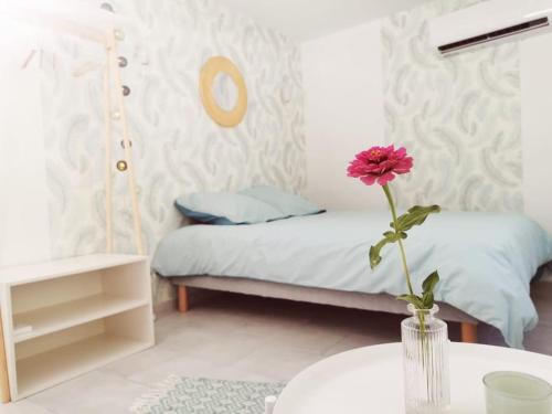 Villeneuve-les-Avignon Apartment | Belle dépendance de 30m2 avec terrasse et jardin