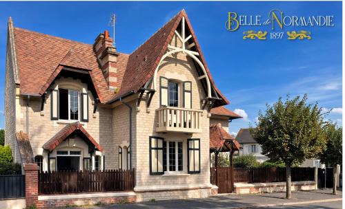 Ouistreham Villa | Belle de Normandie- Villa Balnéaire d'Exception - Plage au bout de la rue