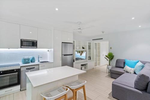 Palm Cove Apartment | Belle Escapes Drift Beachfront Resort Suite 4403