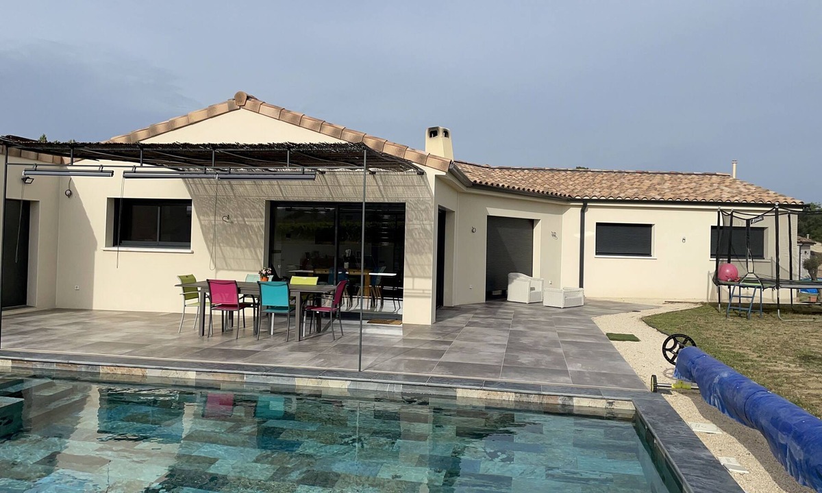 Saint-Julien-de-Peyrolas Villa | Belle Villa Avec Jardin et Piscine Sans vis à vis