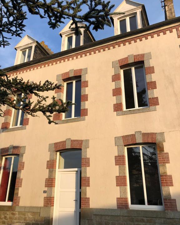 Landivy House | Belle Madeleine