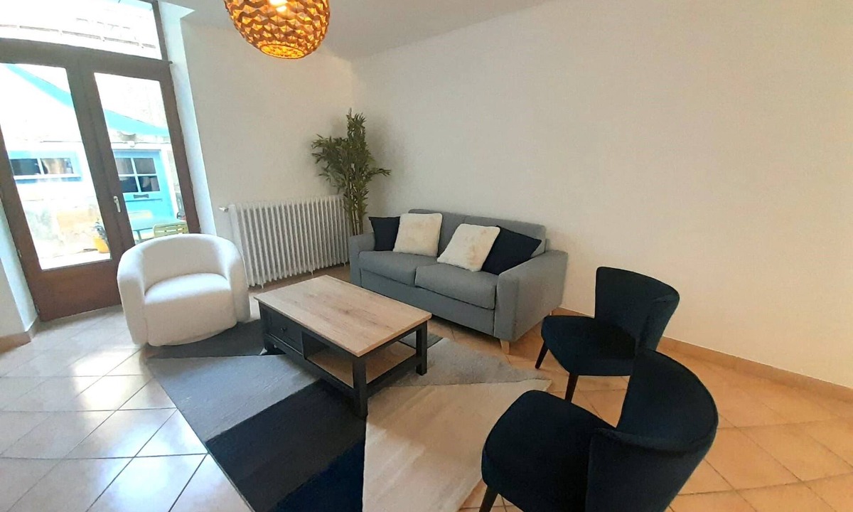 Vatan Ski Chalet | Belle Maison 3 chb-8 pers-cour-Vatan centre