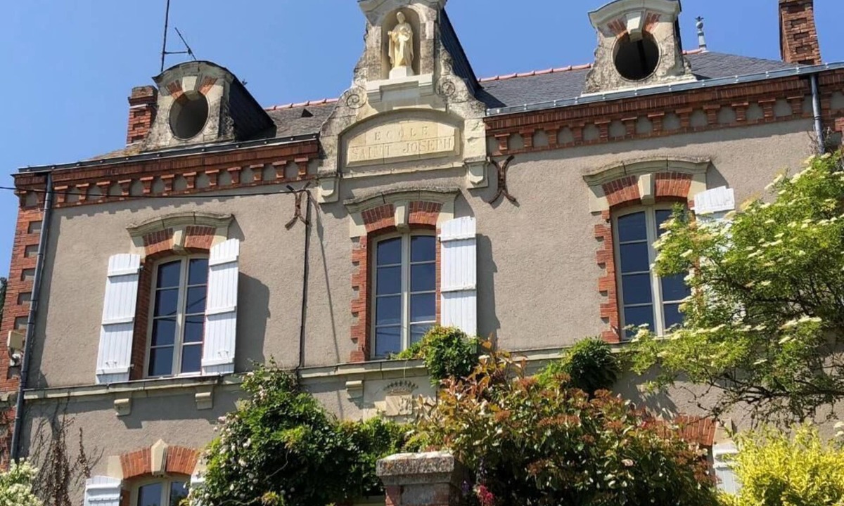Chanzeaux Bed & Breakfast | Belle Maison dans une ancienne école