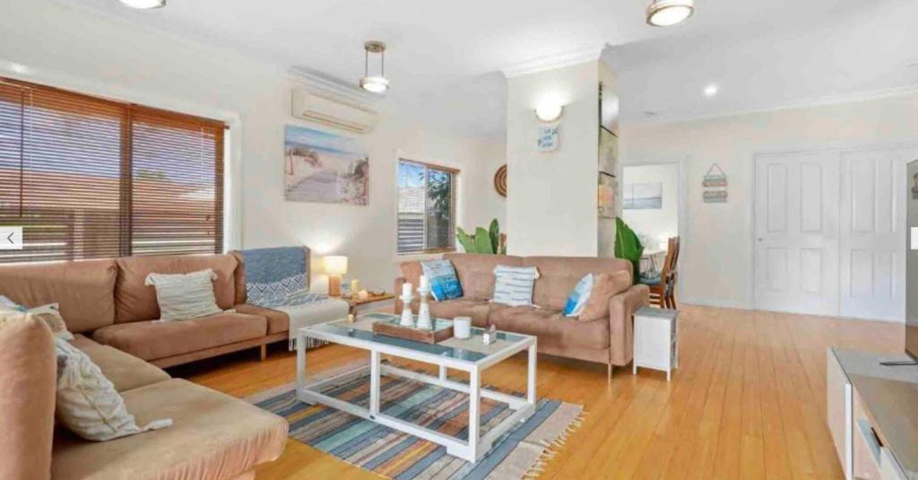 Ettalong Beach House | Belle-Mare - Ettalong beach