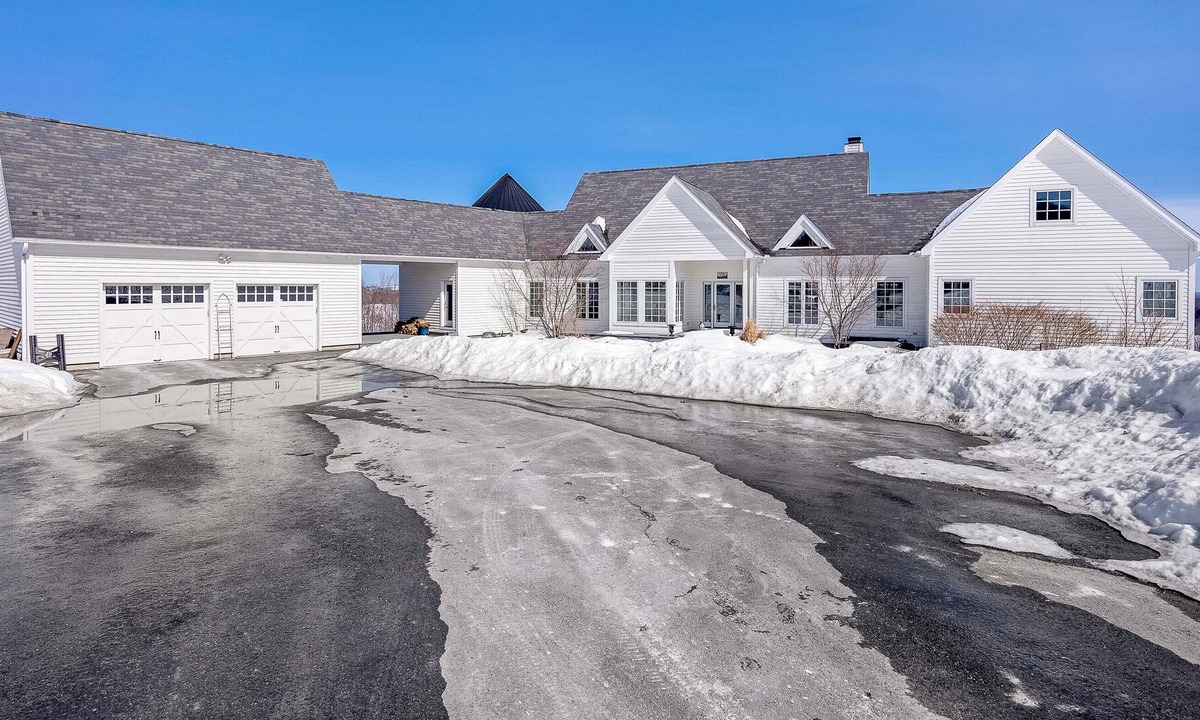 Glen Huron House | Belle View: Luxury home with a spectacular view
