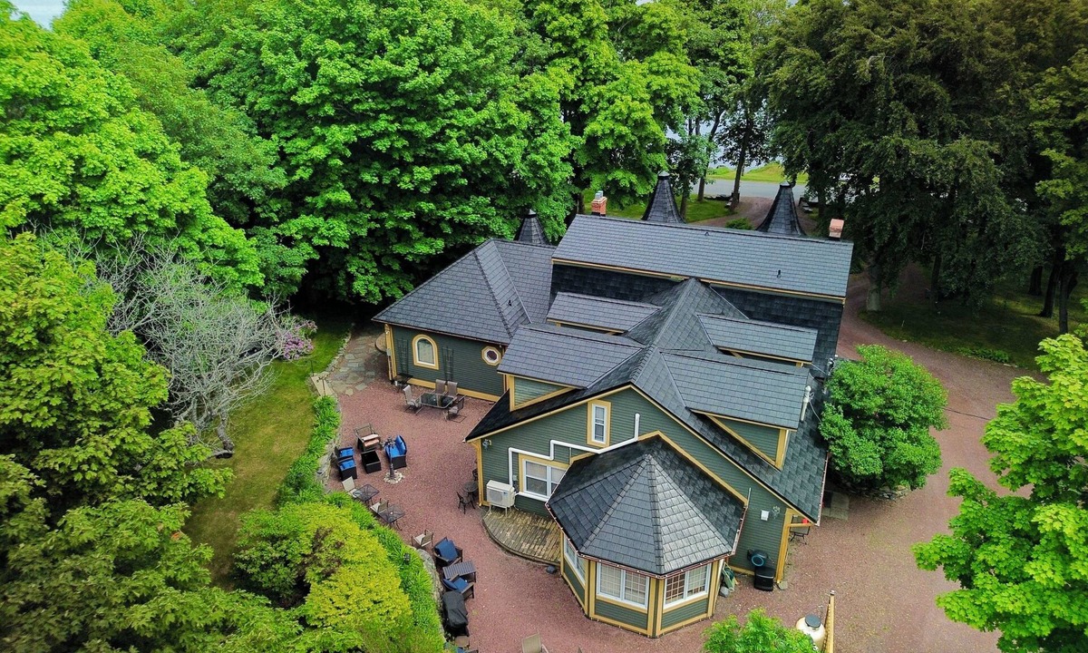 Harbour Grace Bed & Breakfast | Belle View Manor Inn