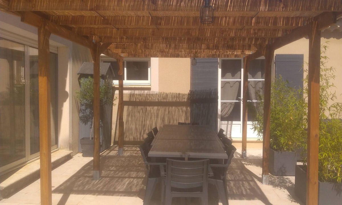 Mornas Villa | Belle Villa Avec Grande Piscine