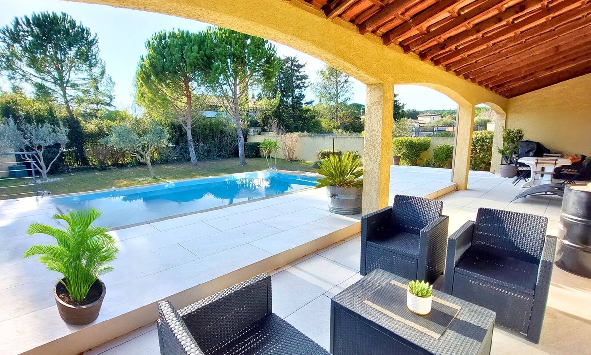 Villetelle Villa | Belle Villa, Piscine, Entre mer et Campagne