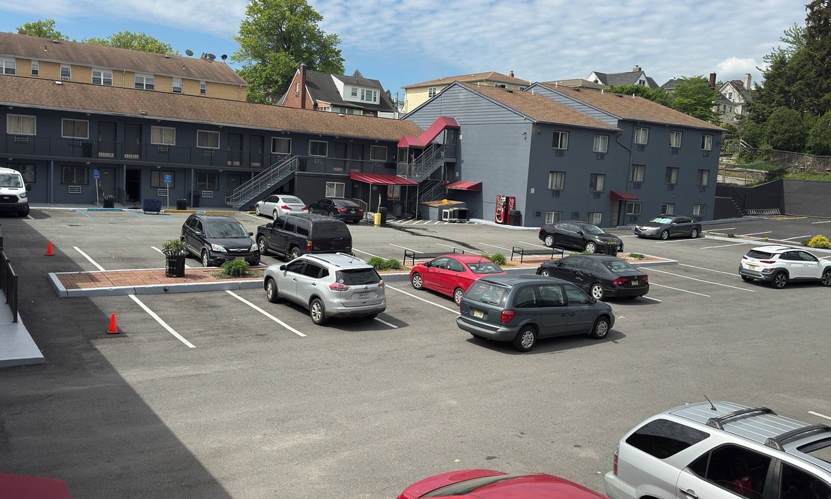 Belleville Hotel | Belleville Motor Lodge