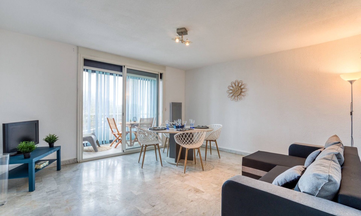Le Couchant Apartment | bellevue apartment – ​on the port terrace and wifi