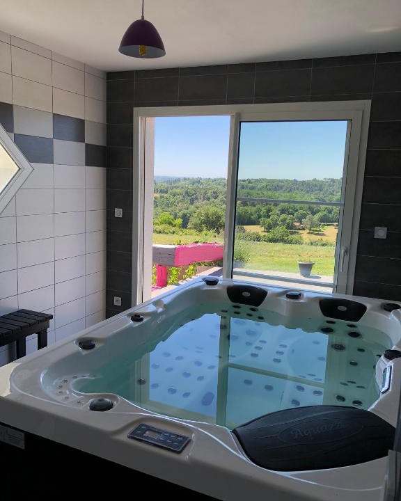 Chateau-l'Eveque House | Bellevue au calme avec spa intérieur