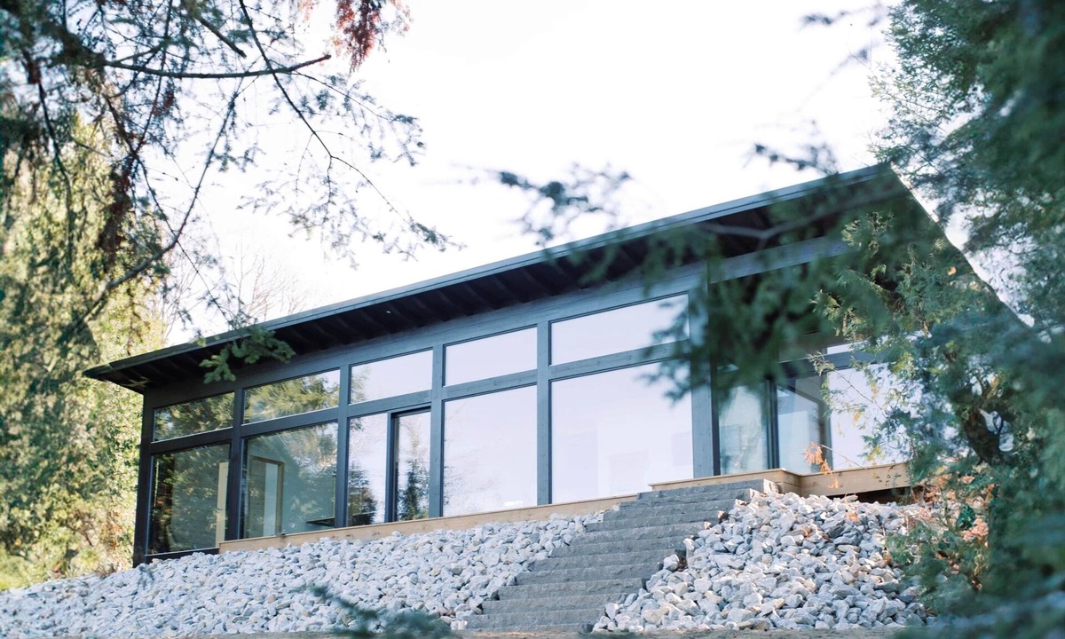 North Frontenac House | Bellevue Cottage, ON