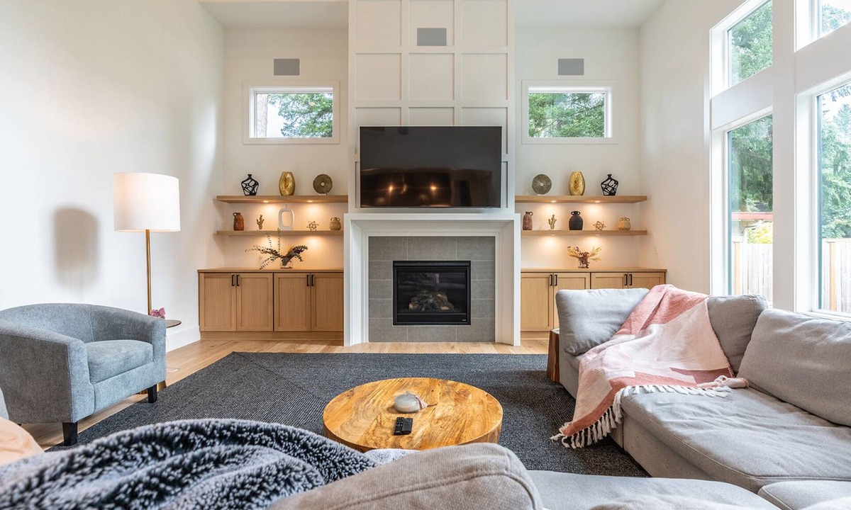 East Lake Hills House | Bellevue Dream w/Spacious 6BR Luxury Home