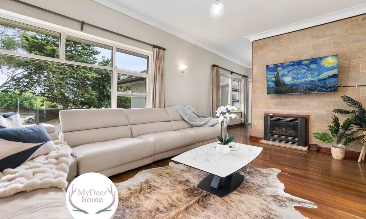 Bellevue Heights House | Bellevue Heights HolidayHome - Flinders Uni & Med