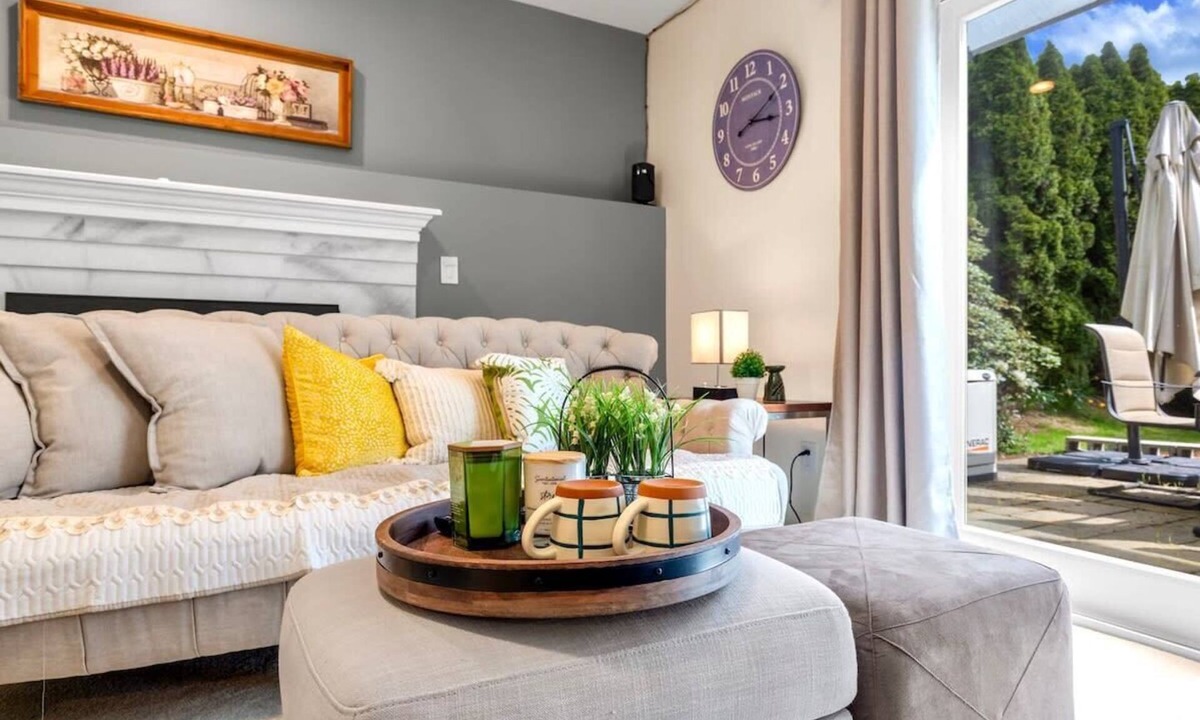 Somerset House | Bellevue Luxury & Spacious Daylight Basement