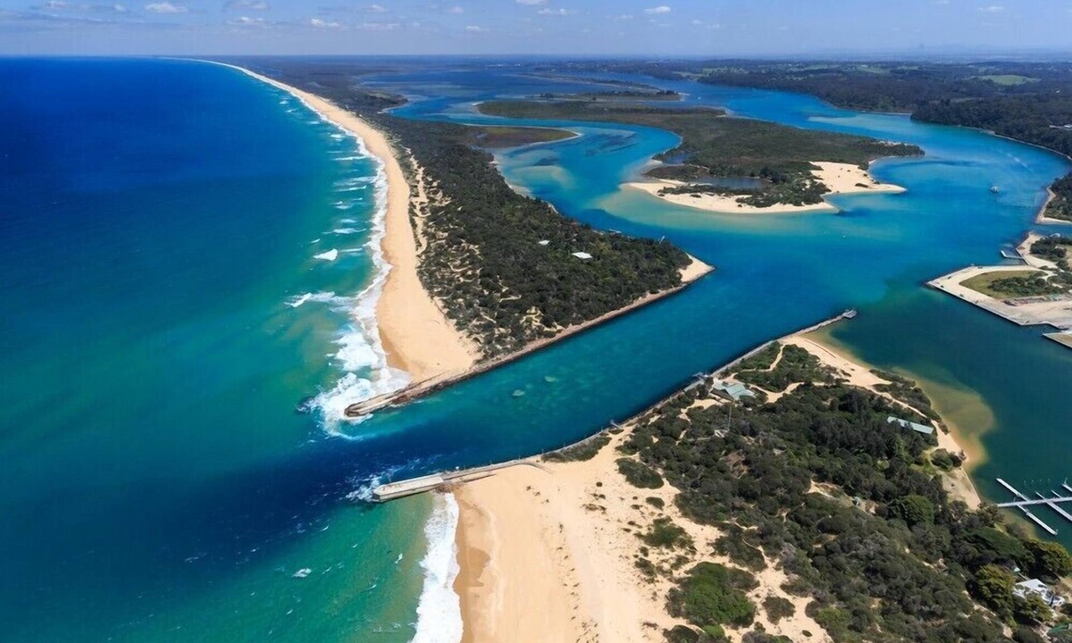 Lakes Entrance Hotel | Bellevue on the Lakes