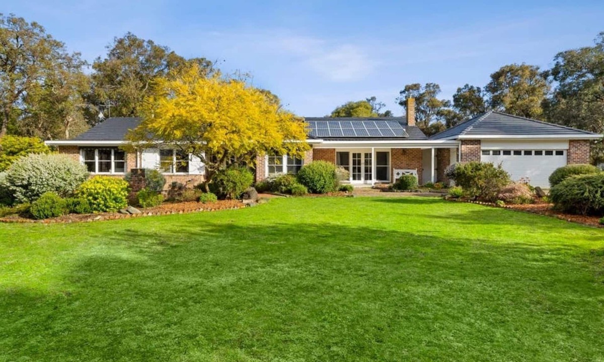 Bellbrae House | Bells Beach Acreage and Tranquility