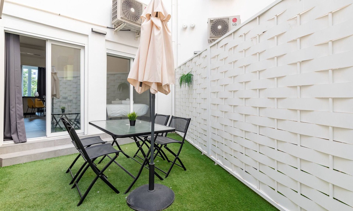 Arrancapins Apartment | Belmar Apartments 1. WiFi + A/C + 5 Pax