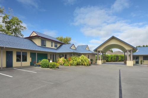 Porirua Hotel | Belmont Motor Lodge