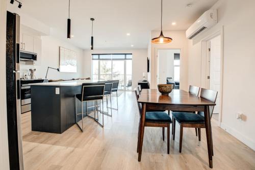 District d'Aylmer Apartment | Belmont Properties Short-Term Rentals