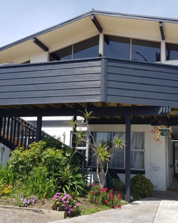 Papamoa Beach Apartment | Below deck