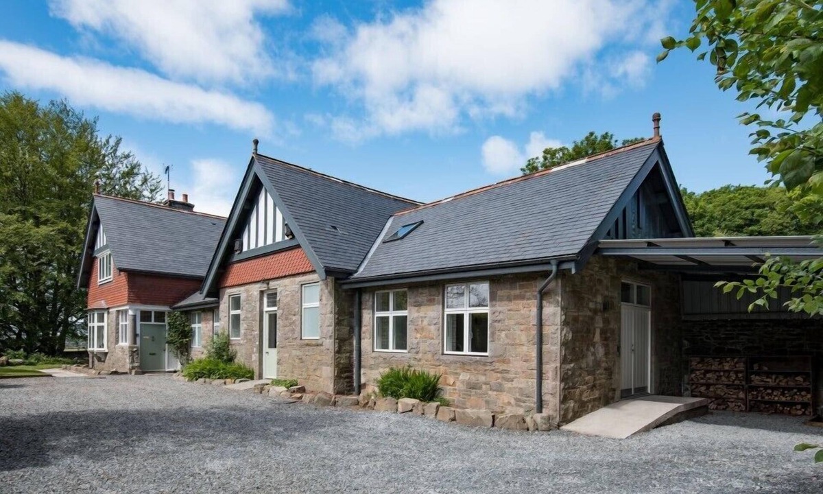 Kirkcudbright Cottage | BELTIE LODGE, pet friendly, with open fire in Borgue
