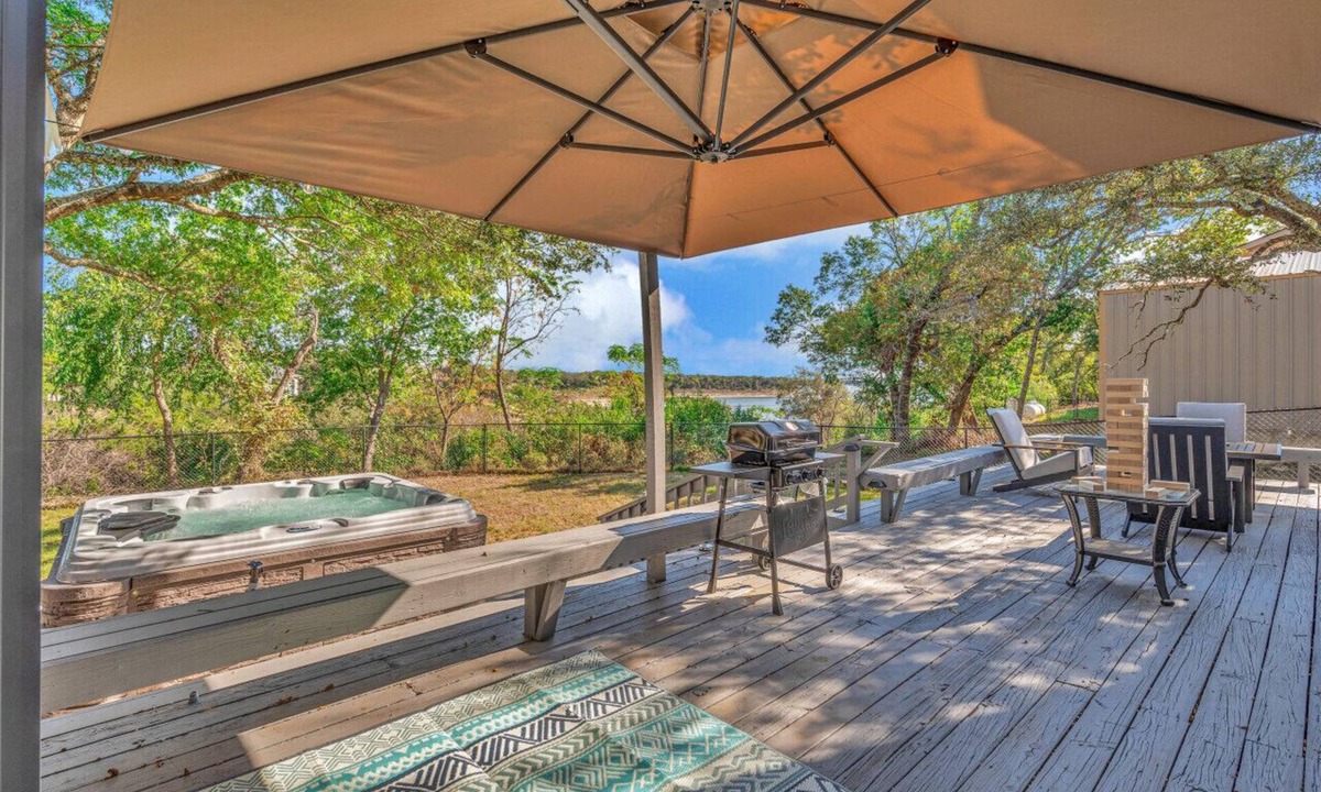 Belton Apartment | Belton Lakeview | Game Room | Hot Tub | Fireplace