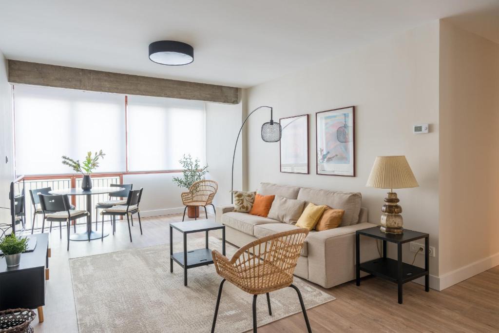 Zabala Apartment | Beltran apartment by People Rentals
