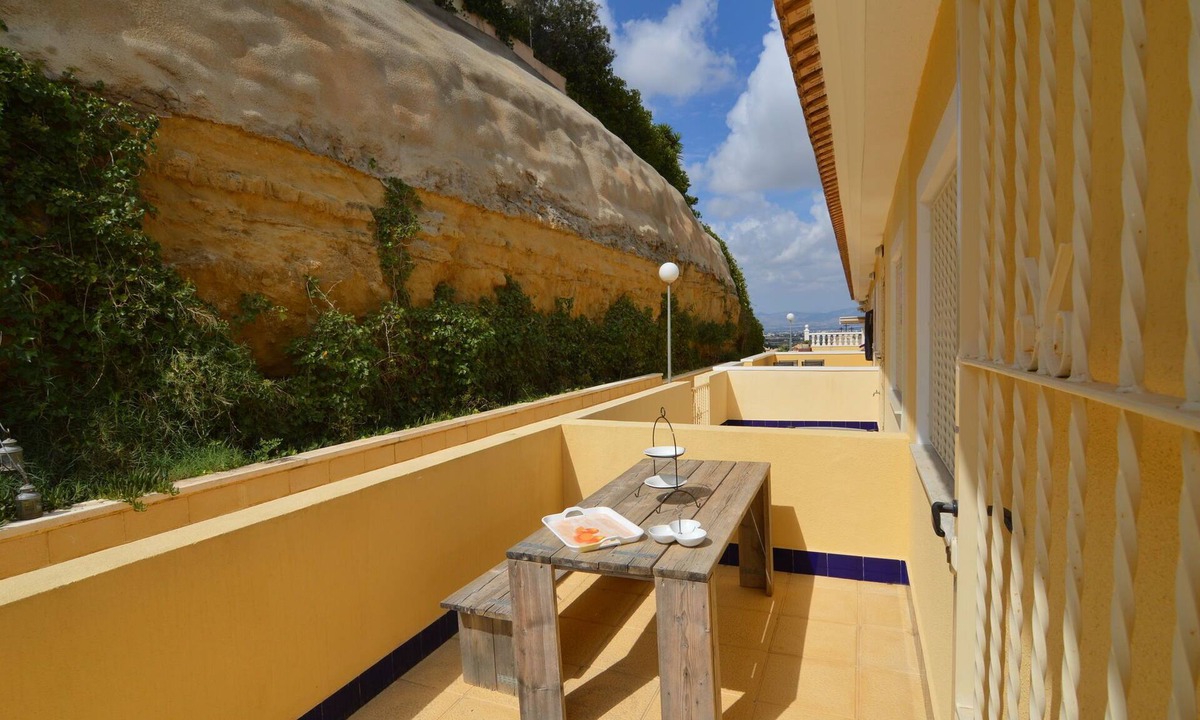 Residencial Benimar House | Belvilla by OYO Casa Opalo