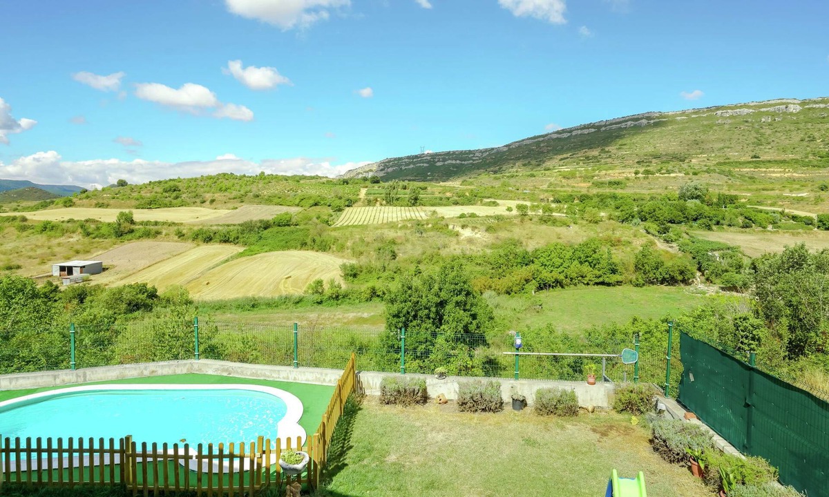 Salinillas de Buradon Villa | Belvilla by OYO La Bodeguilla