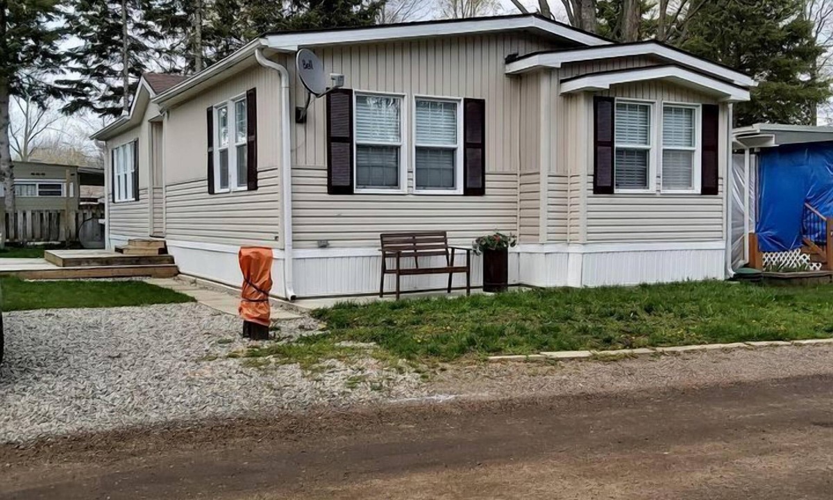 Centre Wellington Cottage | Belwood Cottage Rental Ideal for a Family Getaway in Ontario
