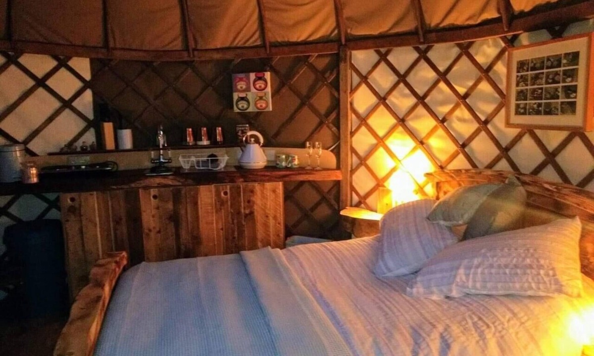 Ryde Cabin | Bembridge Harbour Yurt - Log Burner - WiFi