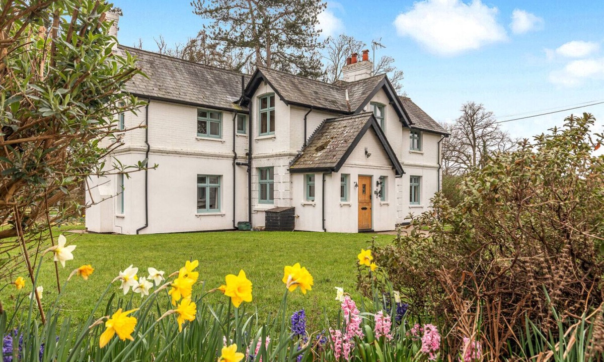 Hambleden House | Benhams Country Cottage