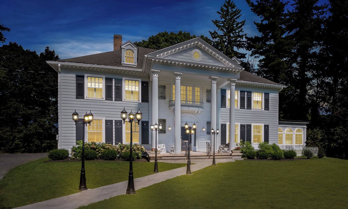 Groton House | Benn Conger Inn