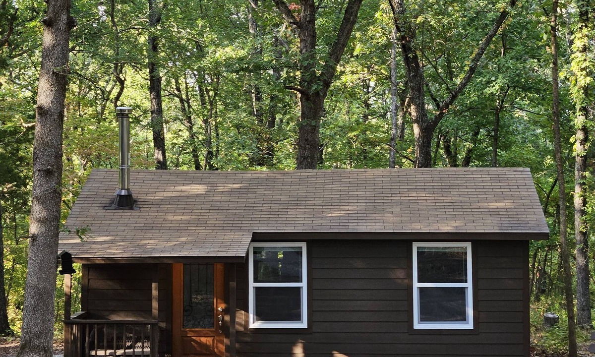 Lebanon Cabin | Bennettscape Tiny Cabin by beautiful Bennett Spring State Park Lebanon Missouri