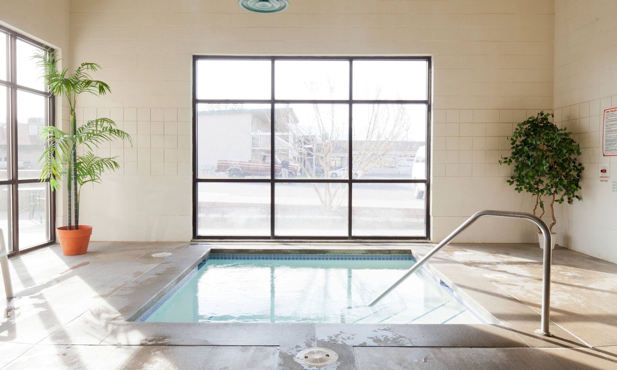 Colville Hotel | Benny's Colville Inn