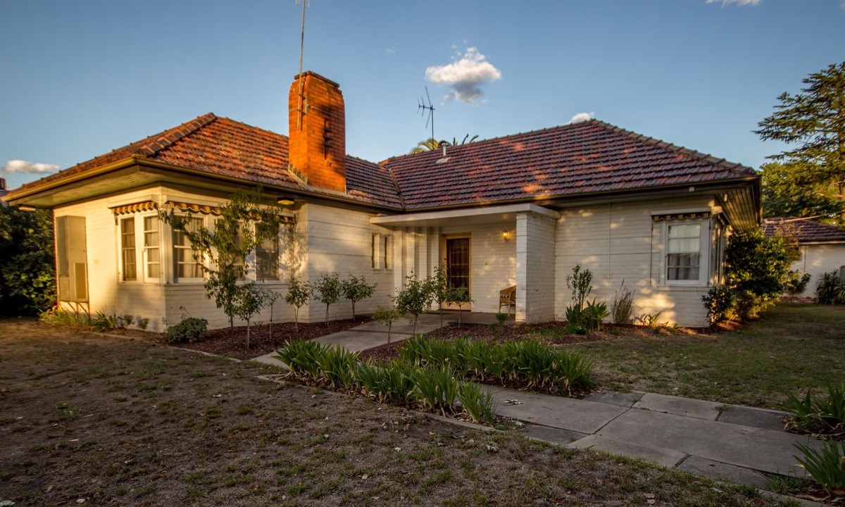 Benalla West Hotel | Benson House & Benson Lodge