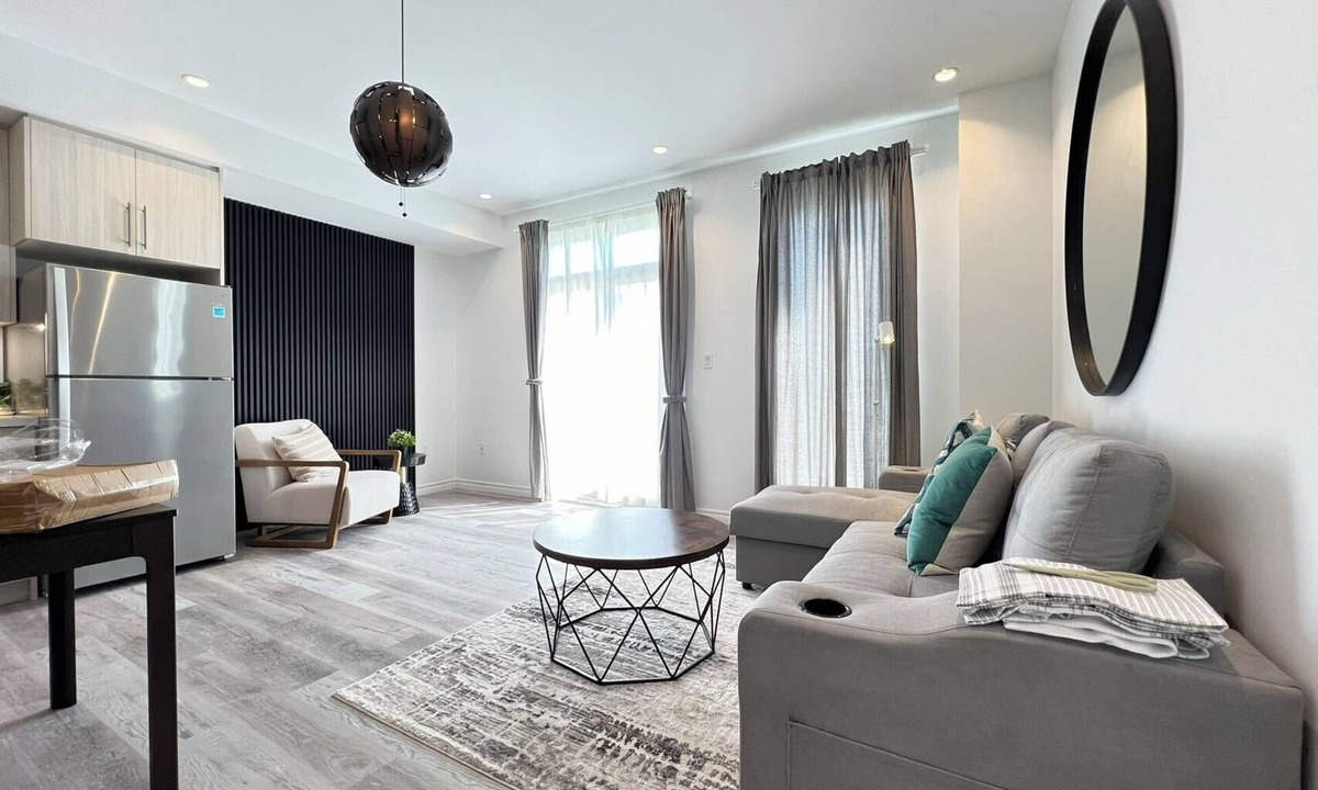 Niagara Falls House | Bentley Commons Fallsview Towns