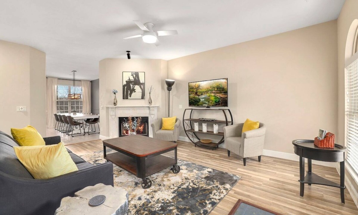 Bentonville House | Bentonville Abode - MTB Friendly - 2 Mi to DT