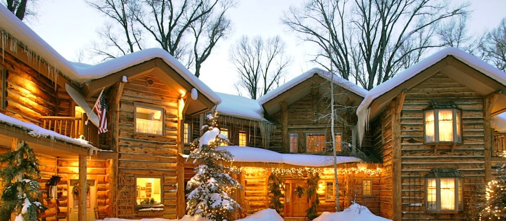 Wilson Hotel | Bentwood Inn