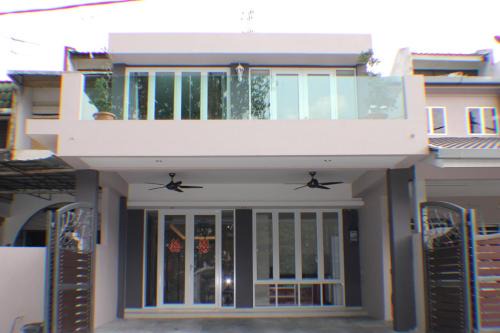 Taman Ria House | Bercham Vacation House