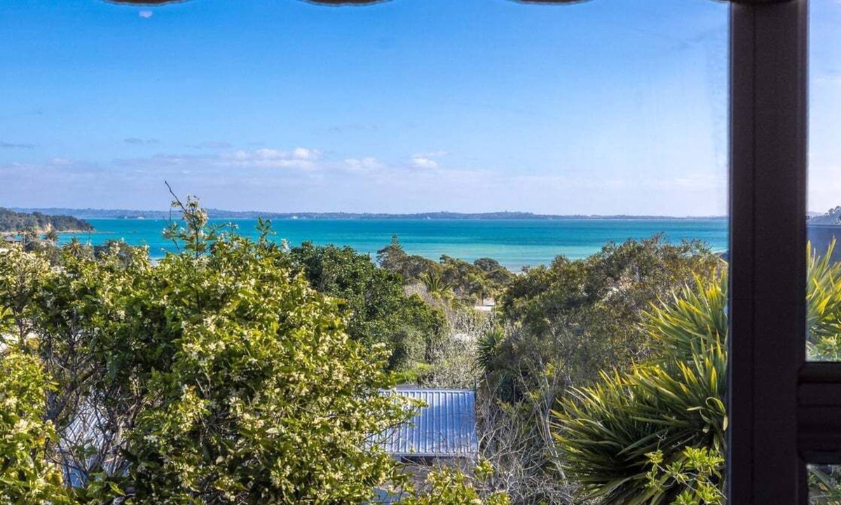 Surfdale House | Beresford Bayview by Waiheke Pure