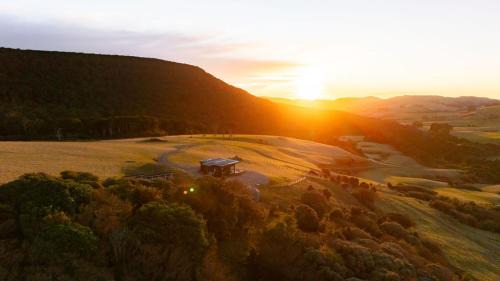 Surat Bay Cabin | Beresford Heights & Rise