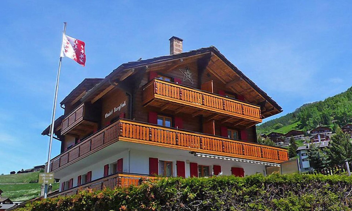 Graechen Apartment | Bergfink Obergeschoss by Interhome