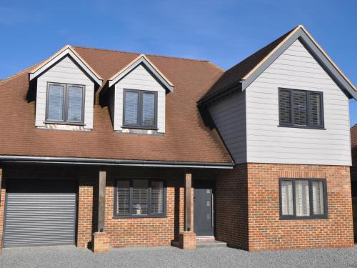 Challock House | Berisal